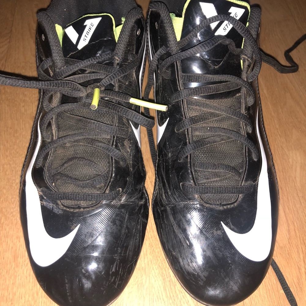 men’s cleats